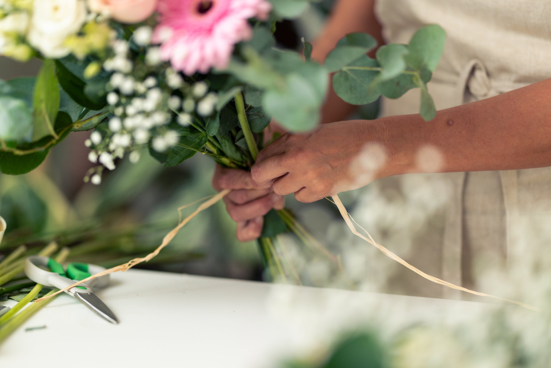 Why Hand-Tied Bouquets Still Matter in a Digital World